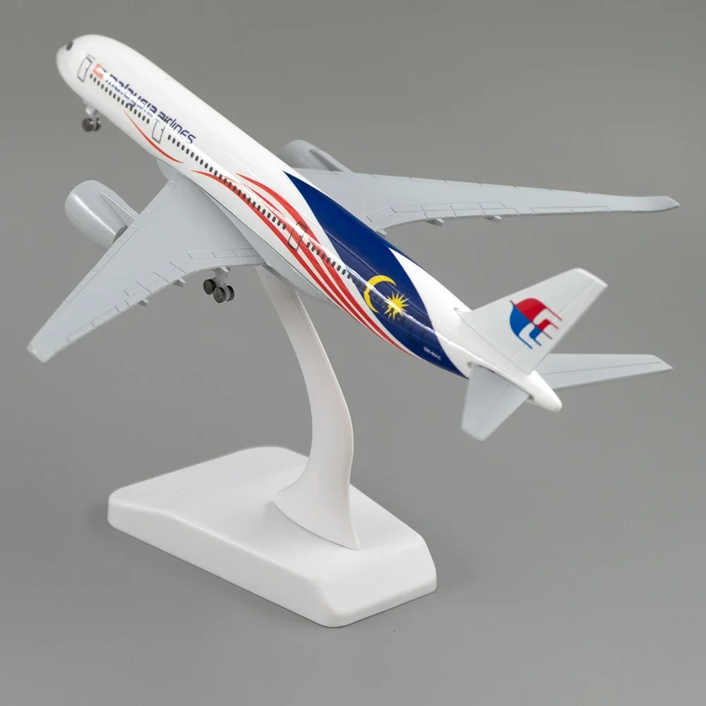 Kids Toys Malaysia - 20cm Aircraft Airbus Malaysia Airlines A350